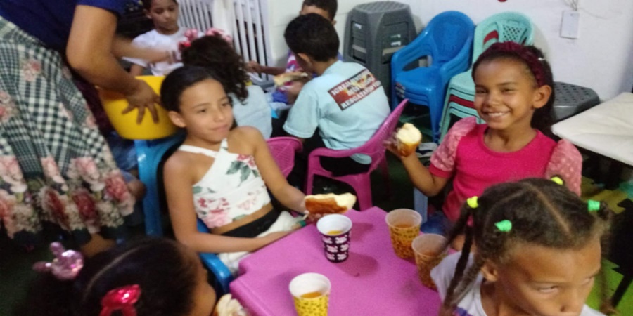 ONG VIVAIS Lanche da crianças